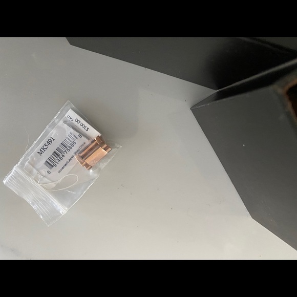 Authentic Rose gold Michael Kors watch - Picture 4 of 4